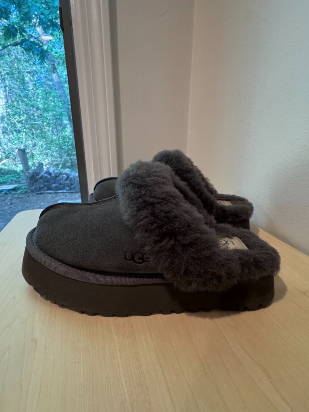 UGG Disquette Platform Slippers – Grey – Women’s 6 🩶🔥